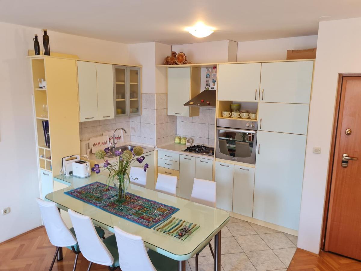 Apartment Silva, 50M From Beach Makarska Exterior photo