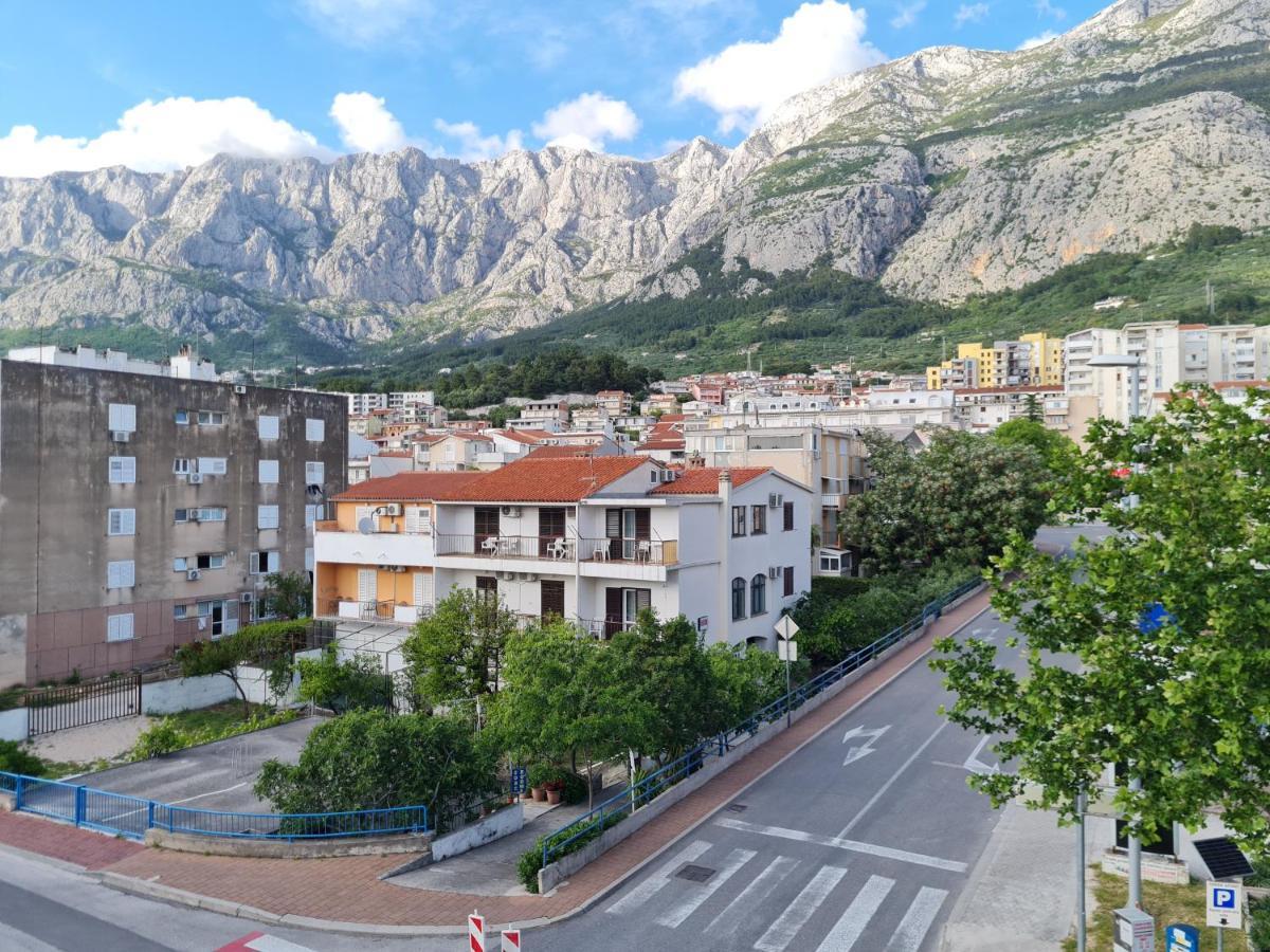 Apartment Silva, 50M From Beach Makarska Exterior photo